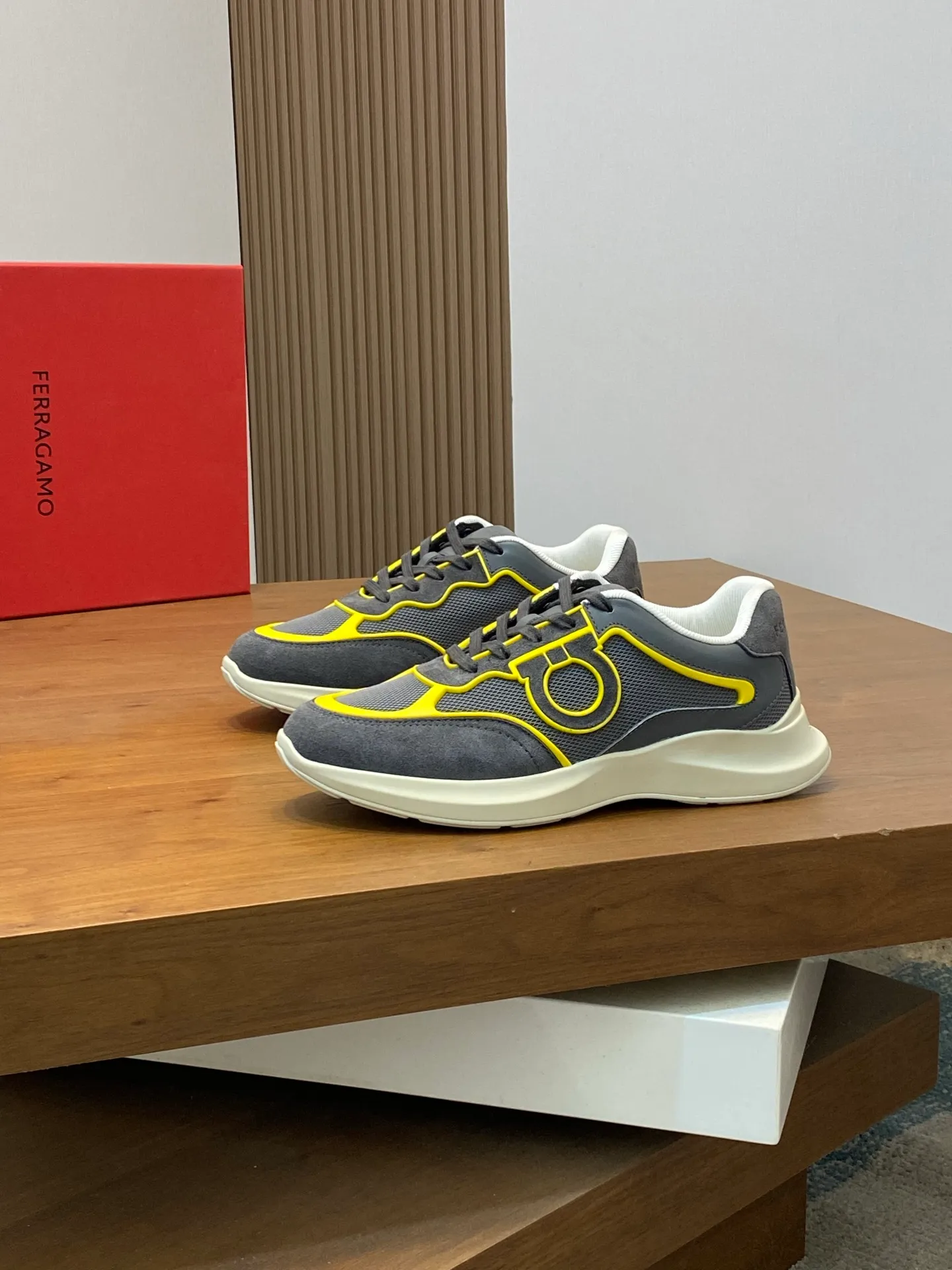 Men's men's shoes 💰700 [Ferragamo] Ferragamo - High-end quality original order - Upper: original cow suede leather with breathable mesh, brand logo sewn on the shoe body - Lining: brand canvas, foot pads; water-dyed cowhide - Outsole: rubber outsole - Super high quality control·Fine workmanship: Prominent (high-end·luxury·grade) Size: 38-44 (38 45, can be customized)